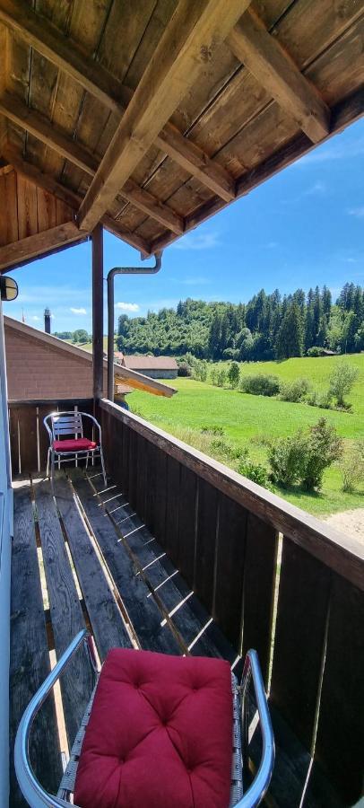 Miramont Horse Trekking Hostel Saicourt Экстерьер фото