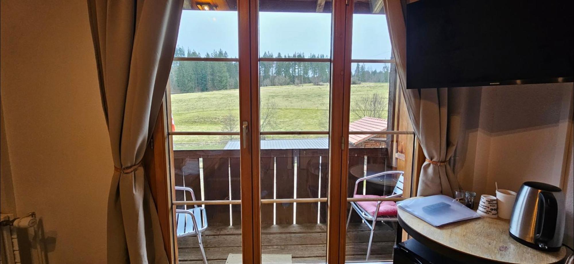Miramont Horse Trekking Hostel Saicourt Экстерьер фото