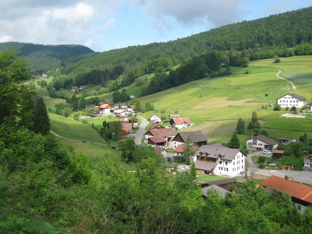 Miramont Horse Trekking Hostel Saicourt Экстерьер фото